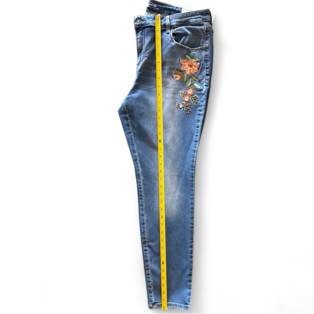 NWOT OLD NAVY Rockstar Mid-Rise Floral Embroidered Skinny Jeans 16 Regular